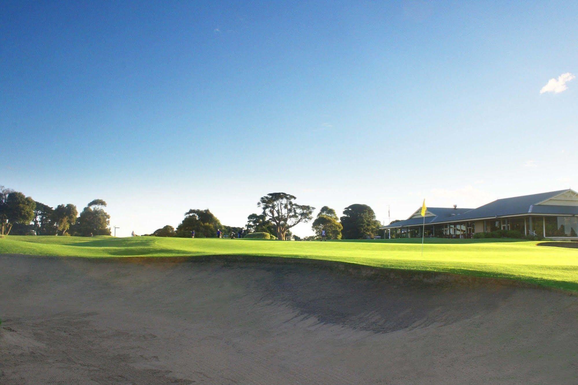 Fairways Resort Rosebud Exterior photo